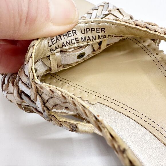 TROTTERS Womens Abigail Gold/Silver Metallic Slingback Sandal Gold Stud 7 Narrow - Picture 9 of 14